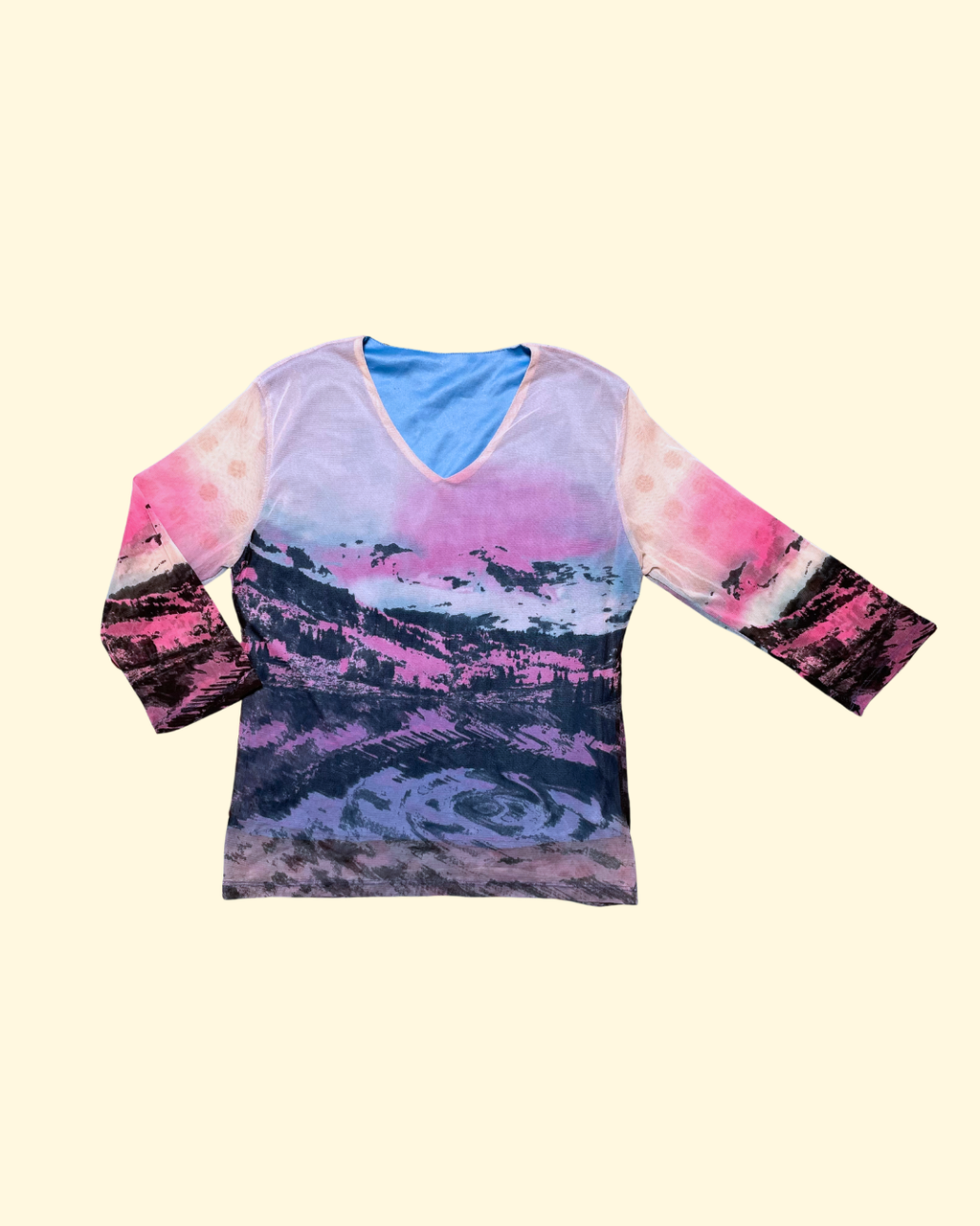 graphic mid-sleeve top