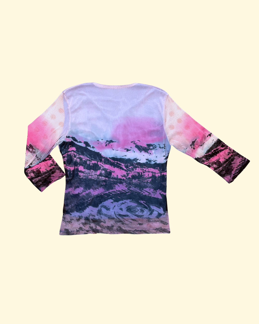graphic mid-sleeve top